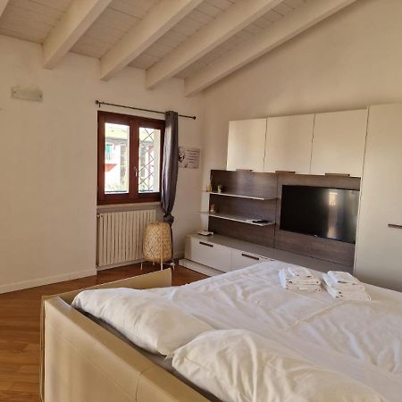 Vittoria Al Lago Leilighet Desenzano del Garda Eksteriør bilde