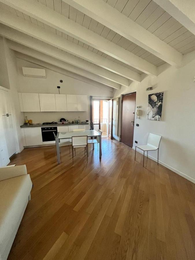 Vittoria Al Lago Leilighet Desenzano del Garda Eksteriør bilde