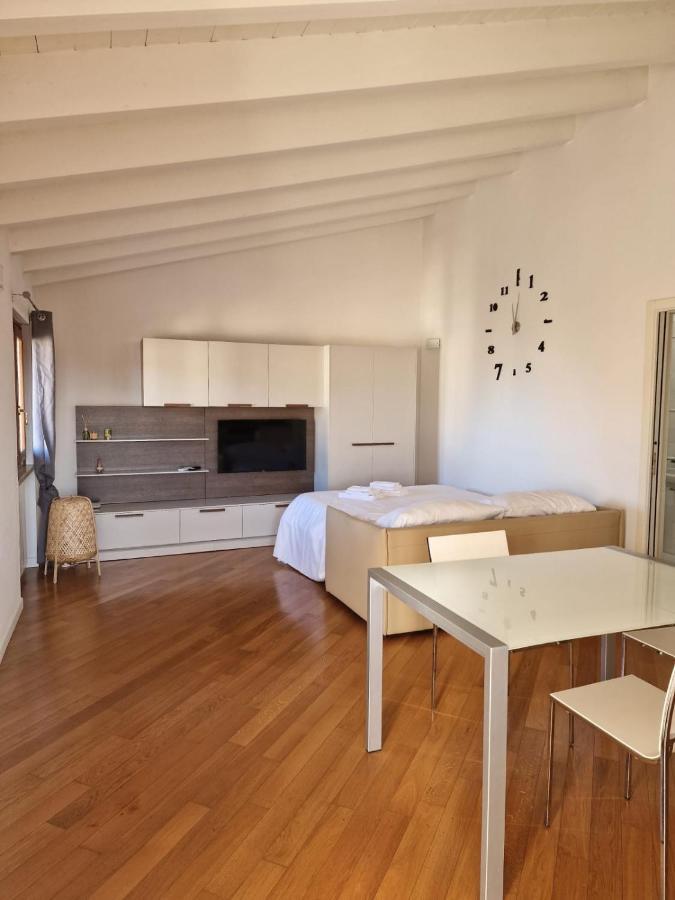 Vittoria Al Lago Leilighet Desenzano del Garda Eksteriør bilde